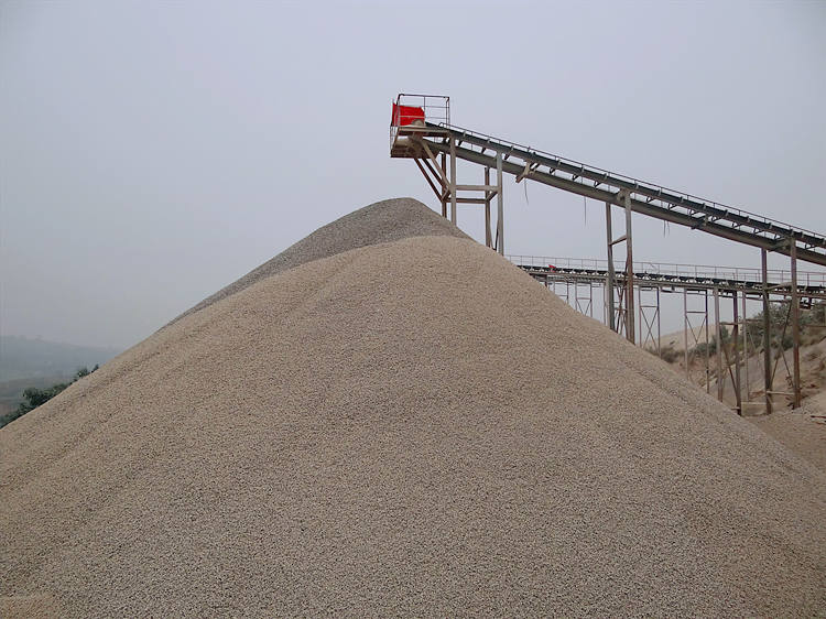 Machine-made sand